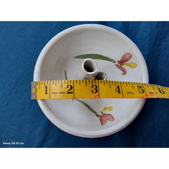 Studio pottery ikebana vase white red and yellow flowers floral greenery display - Picture 6 of 7